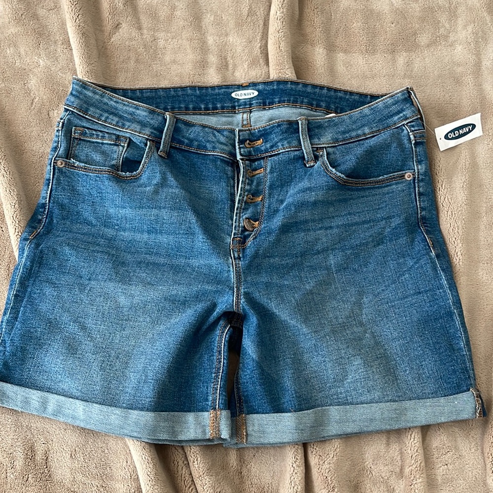 Old Navy Mid Rise jean shorts size 12 NWT